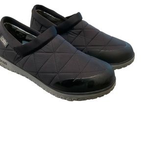 Mens LL Bean Slip on Light Weight Shoe Boots. size 9